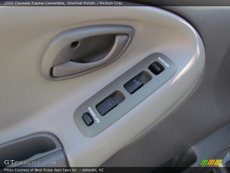 Silverleaf Metallic / Medium Gray 2003 Chevrolet Tracker Convertible