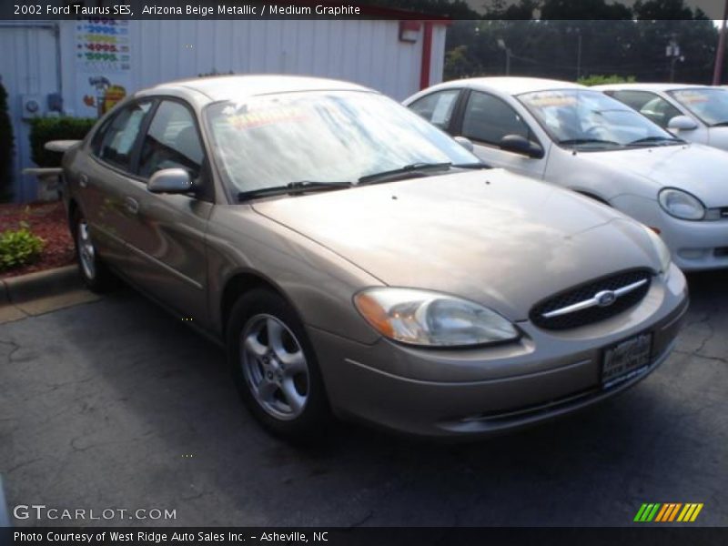 Arizona Beige Metallic / Medium Graphite 2002 Ford Taurus SES