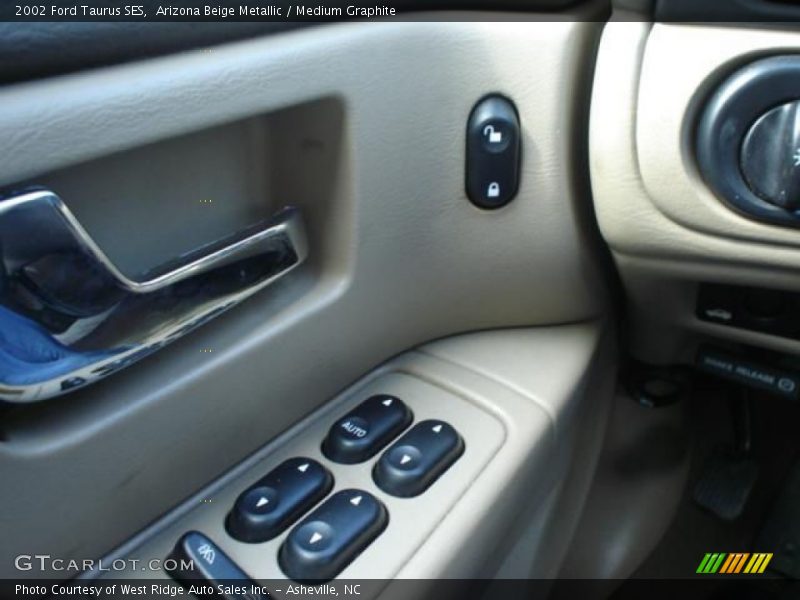 Arizona Beige Metallic / Medium Graphite 2002 Ford Taurus SES