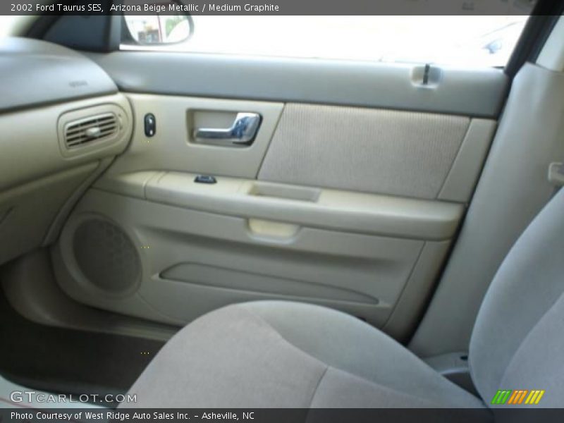 Arizona Beige Metallic / Medium Graphite 2002 Ford Taurus SES