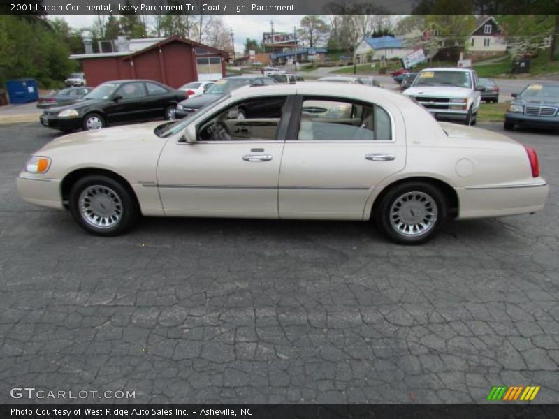 Ivory Parchment Tri-Coat / Light Parchment 2001 Lincoln Continental