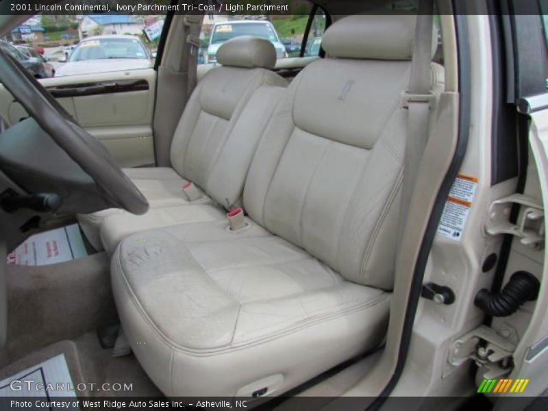 Ivory Parchment Tri-Coat / Light Parchment 2001 Lincoln Continental