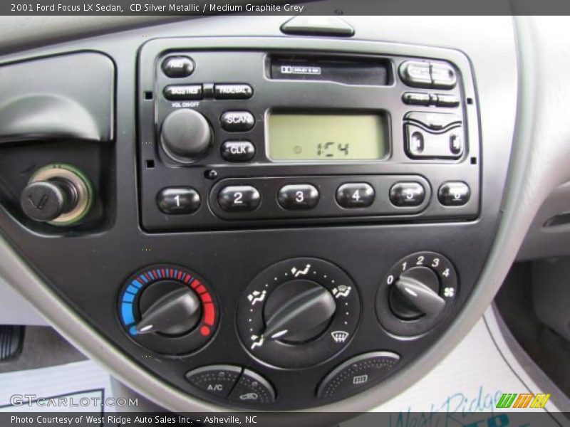 Controls of 2001 Focus LX Sedan