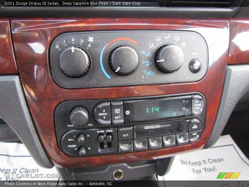 Deep Sapphire Blue Pearl / Dark Slate Gray 2001 Dodge Stratus SE Sedan