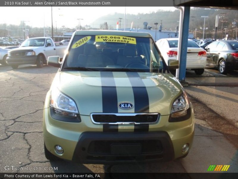 Alien Green / Sand/Black Houndstooth Cloth 2010 Kia Soul !