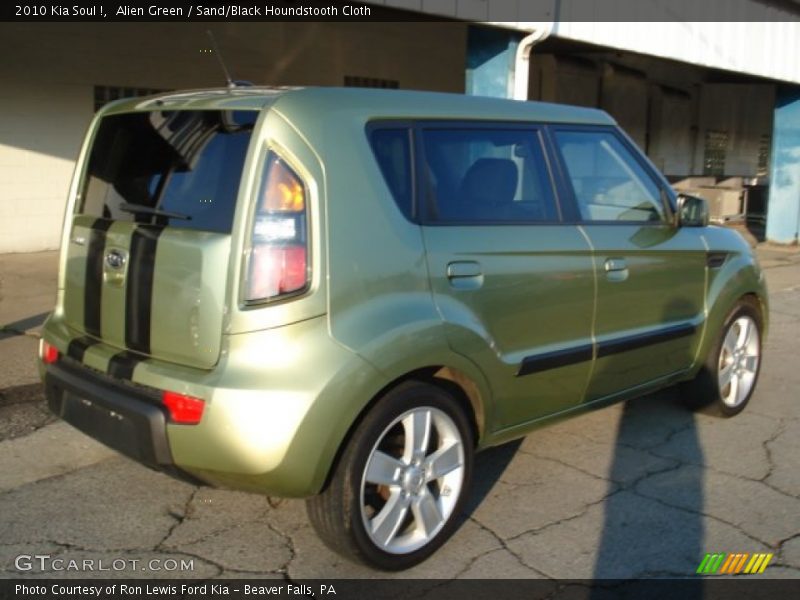 Alien Green / Sand/Black Houndstooth Cloth 2010 Kia Soul !