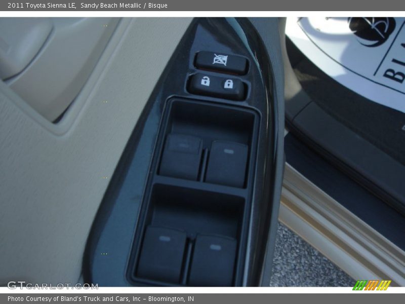 Sandy Beach Metallic / Bisque 2011 Toyota Sienna LE