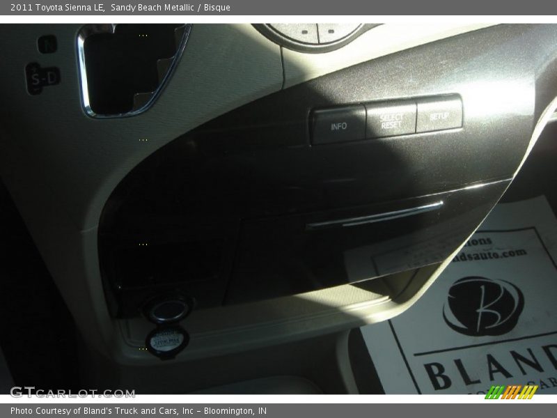 Sandy Beach Metallic / Bisque 2011 Toyota Sienna LE