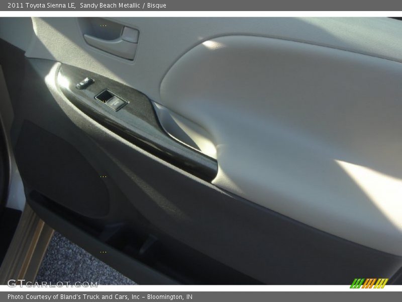 Sandy Beach Metallic / Bisque 2011 Toyota Sienna LE