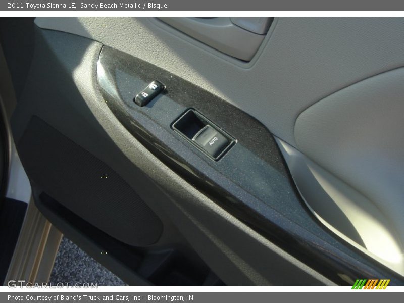 Sandy Beach Metallic / Bisque 2011 Toyota Sienna LE