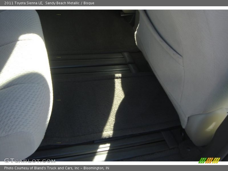 Sandy Beach Metallic / Bisque 2011 Toyota Sienna LE