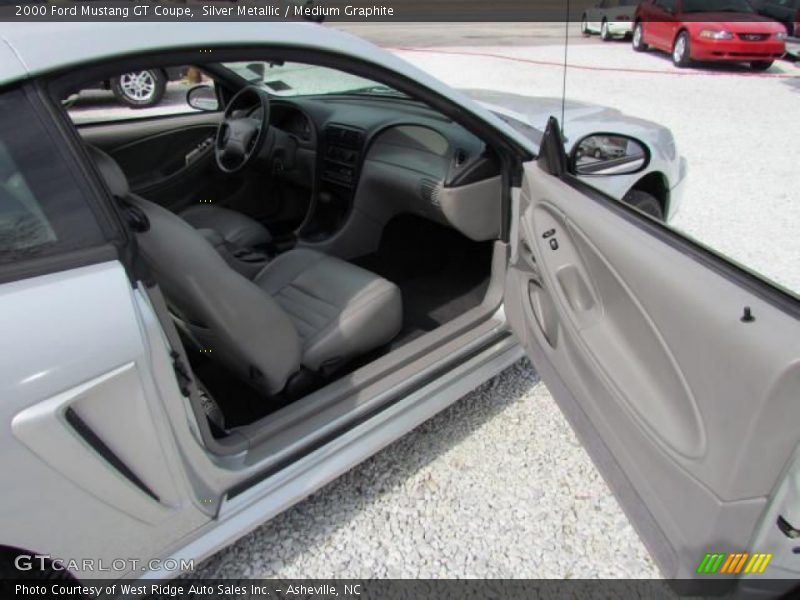 Silver Metallic / Medium Graphite 2000 Ford Mustang GT Coupe