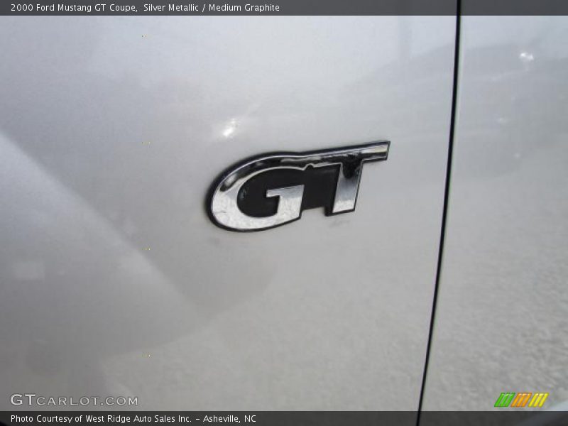  2000 Mustang GT Coupe Logo