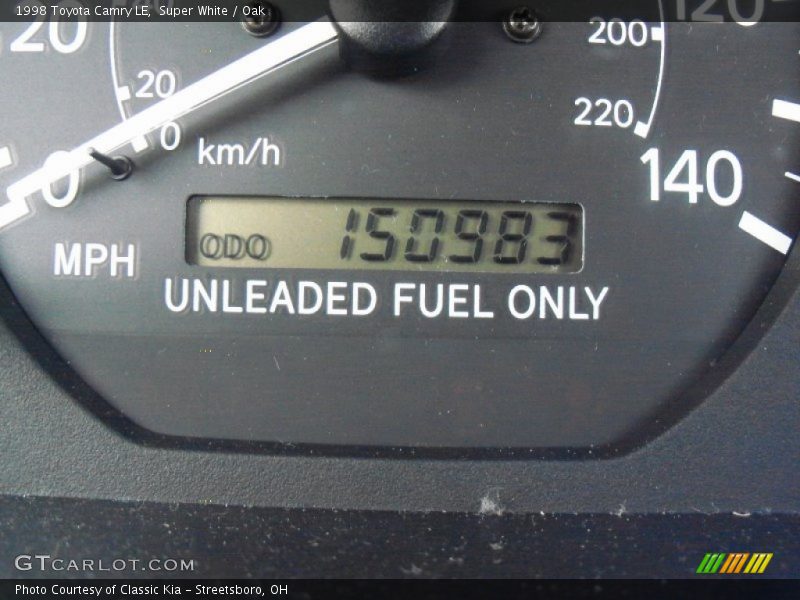Super White / Oak 1998 Toyota Camry LE