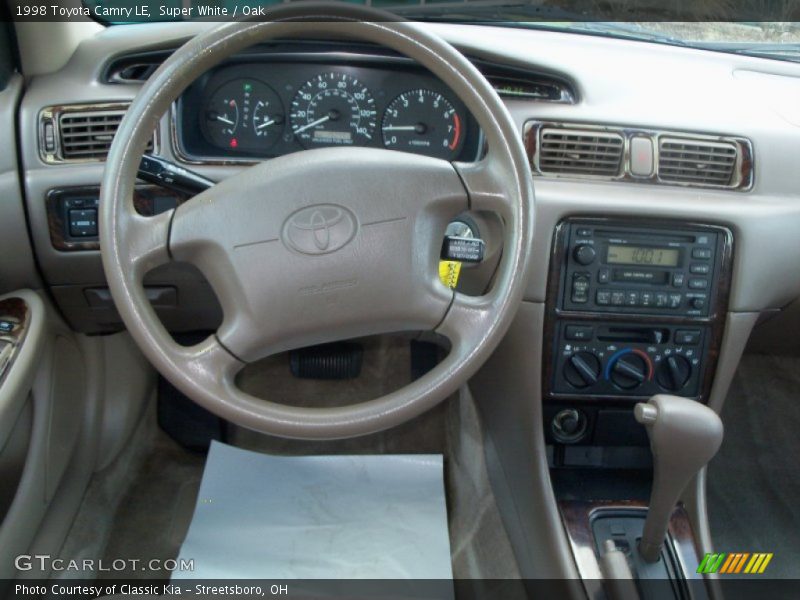Super White / Oak 1998 Toyota Camry LE