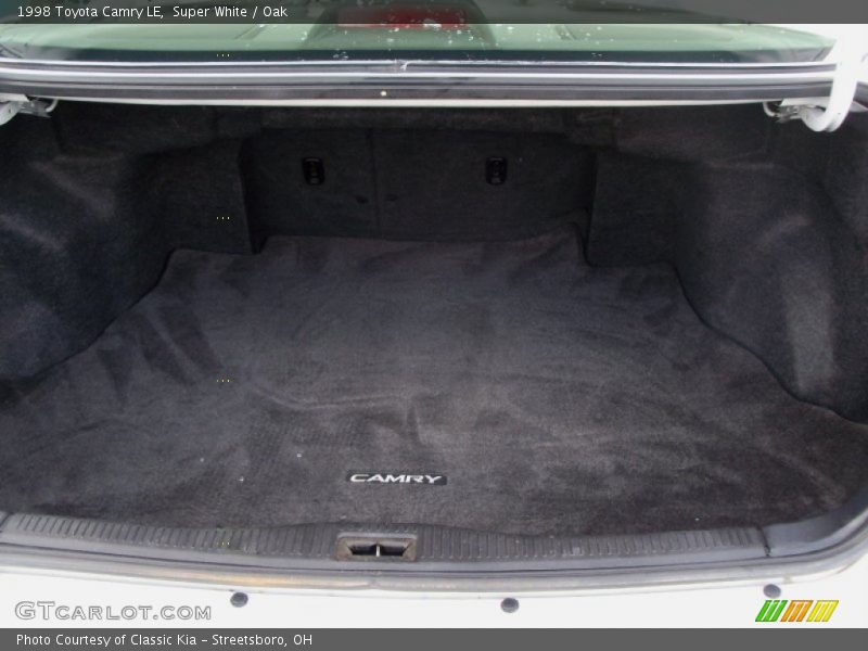 Super White / Oak 1998 Toyota Camry LE