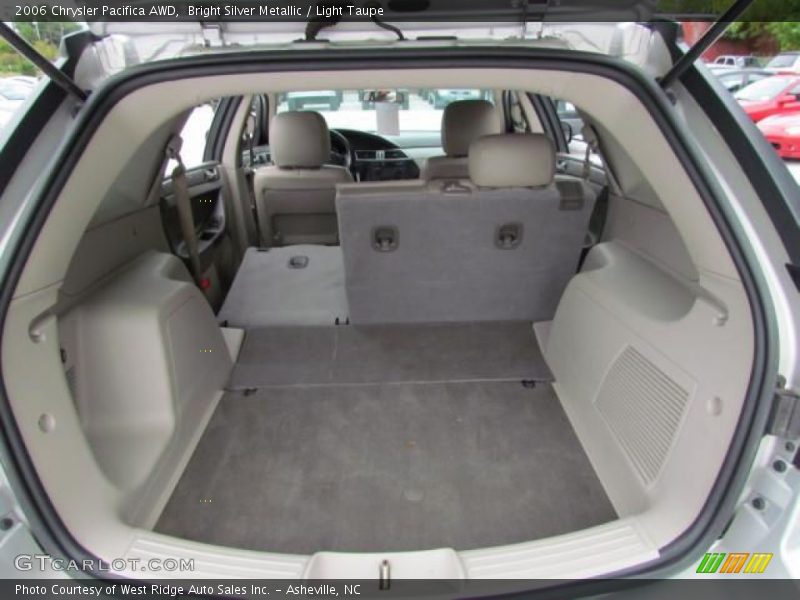 2006 Pacifica AWD Trunk