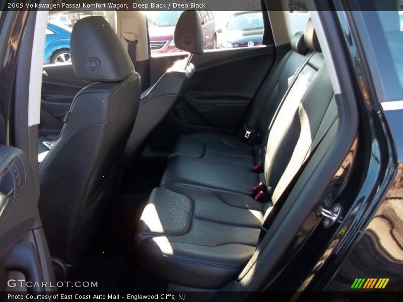 Deep Black / Deep Black 2009 Volkswagen Passat Komfort Wagon