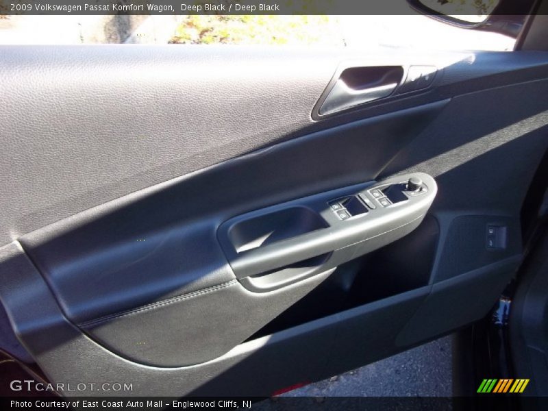 Deep Black / Deep Black 2009 Volkswagen Passat Komfort Wagon