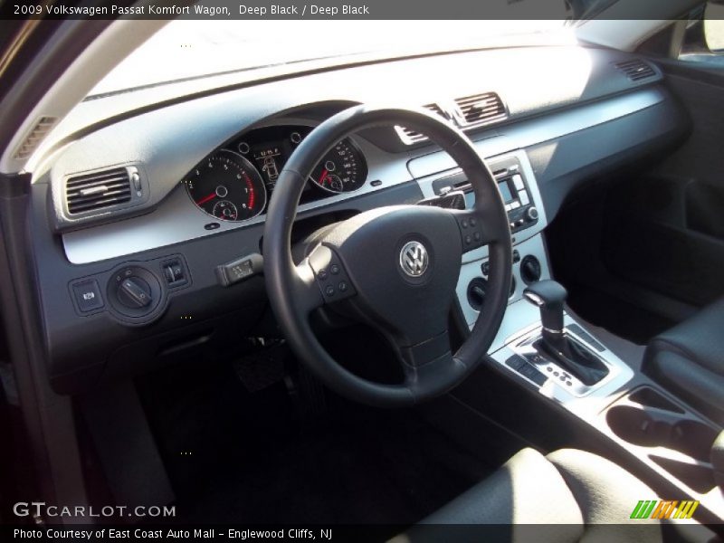 Deep Black / Deep Black 2009 Volkswagen Passat Komfort Wagon