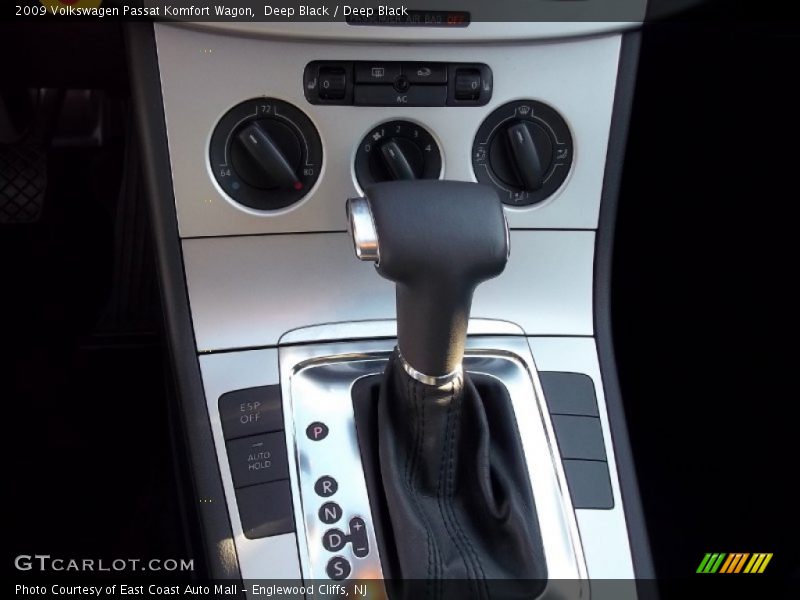 Deep Black / Deep Black 2009 Volkswagen Passat Komfort Wagon