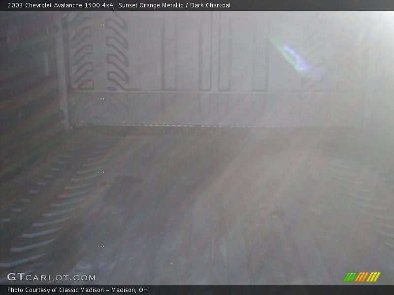 Sunset Orange Metallic / Dark Charcoal 2003 Chevrolet Avalanche 1500 4x4