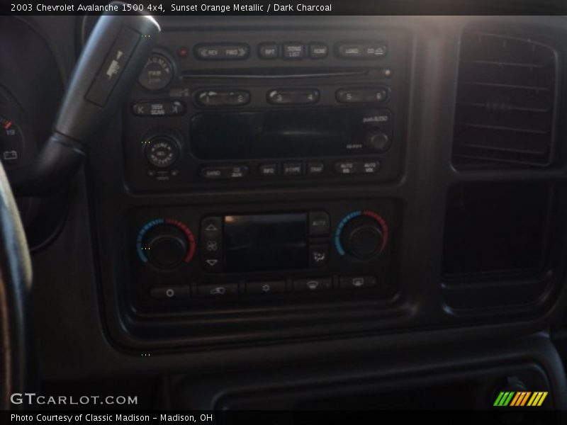 Sunset Orange Metallic / Dark Charcoal 2003 Chevrolet Avalanche 1500 4x4