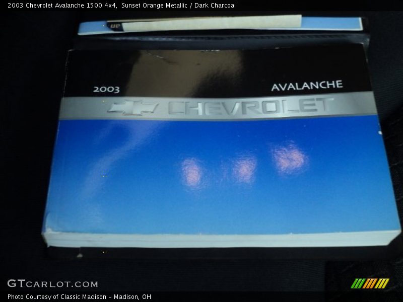 Sunset Orange Metallic / Dark Charcoal 2003 Chevrolet Avalanche 1500 4x4
