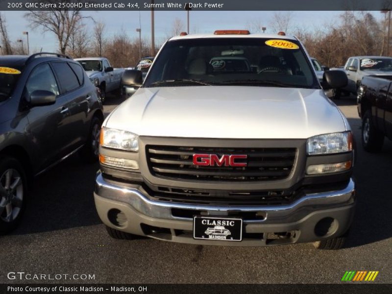 Summit White / Dark Pewter 2005 GMC Sierra 2500HD Extended Cab 4x4