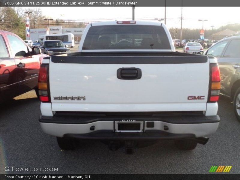 Summit White / Dark Pewter 2005 GMC Sierra 2500HD Extended Cab 4x4