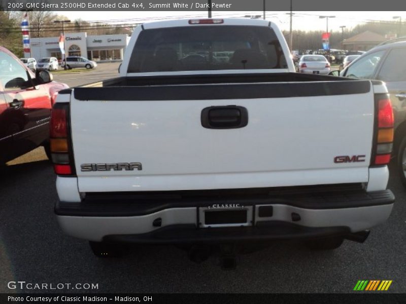 Summit White / Dark Pewter 2005 GMC Sierra 2500HD Extended Cab 4x4