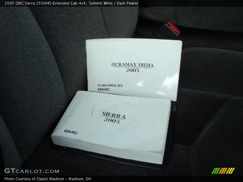 Summit White / Dark Pewter 2005 GMC Sierra 2500HD Extended Cab 4x4