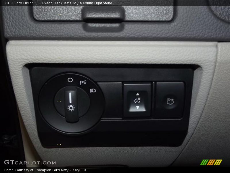 Tuxedo Black Metallic / Medium Light Stone 2012 Ford Fusion S