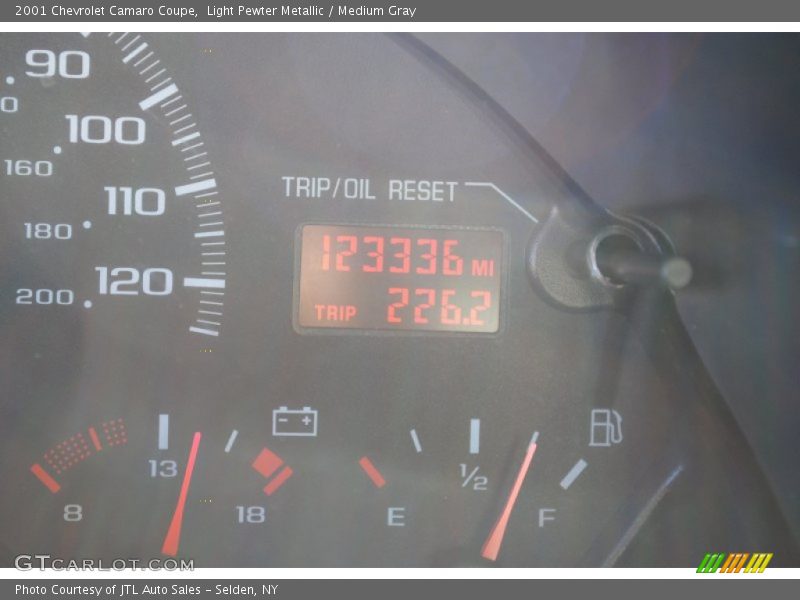Light Pewter Metallic / Medium Gray 2001 Chevrolet Camaro Coupe