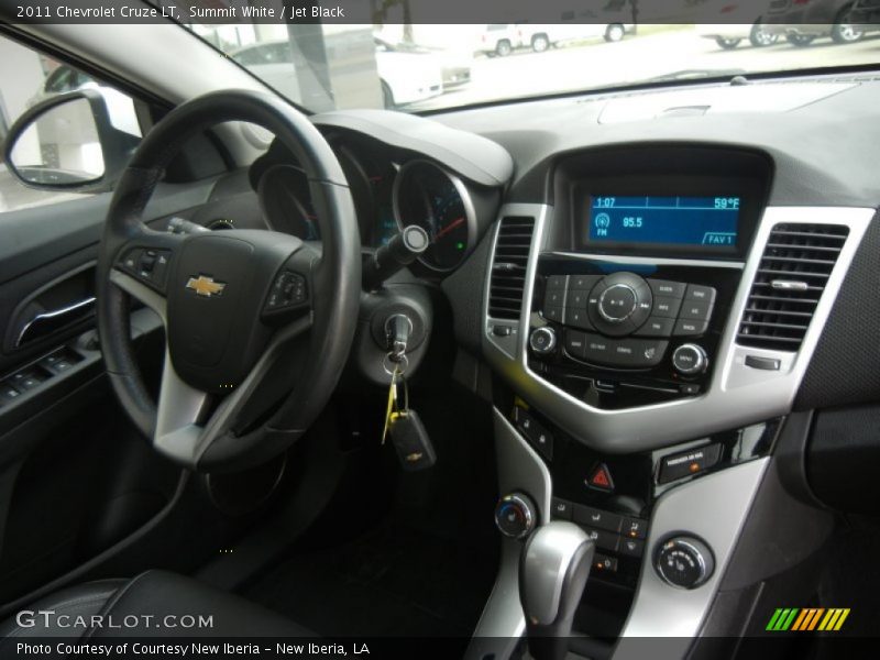Summit White / Jet Black 2011 Chevrolet Cruze LT