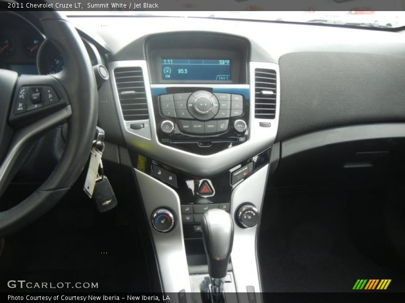 Summit White / Jet Black 2011 Chevrolet Cruze LT