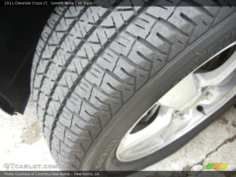 Summit White / Jet Black 2011 Chevrolet Cruze LT