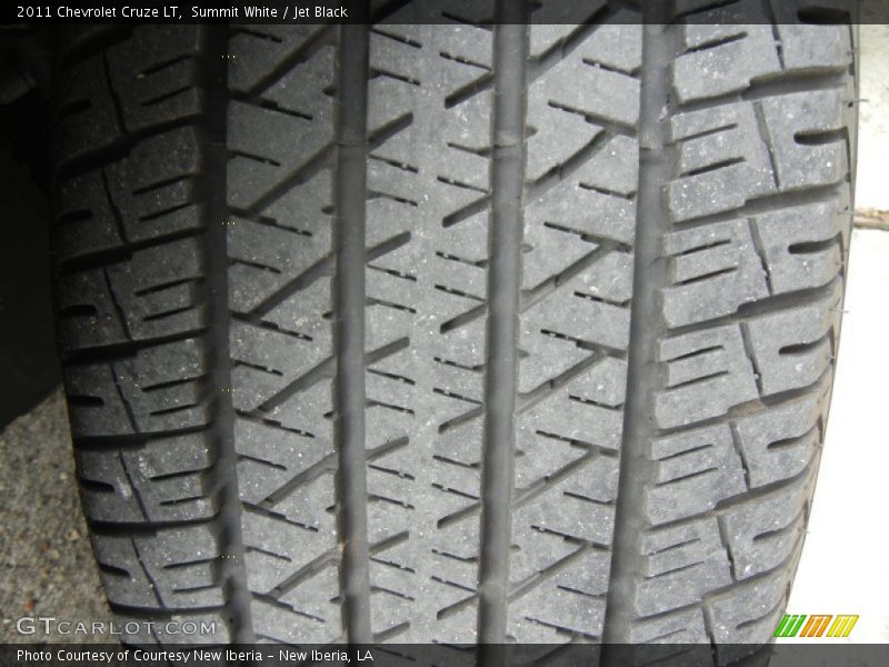 Summit White / Jet Black 2011 Chevrolet Cruze LT