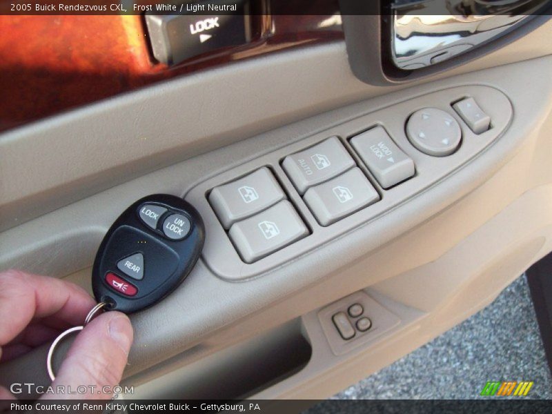 Frost White / Light Neutral 2005 Buick Rendezvous CXL