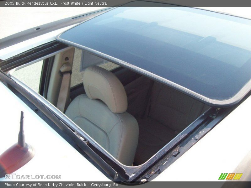 Frost White / Light Neutral 2005 Buick Rendezvous CXL