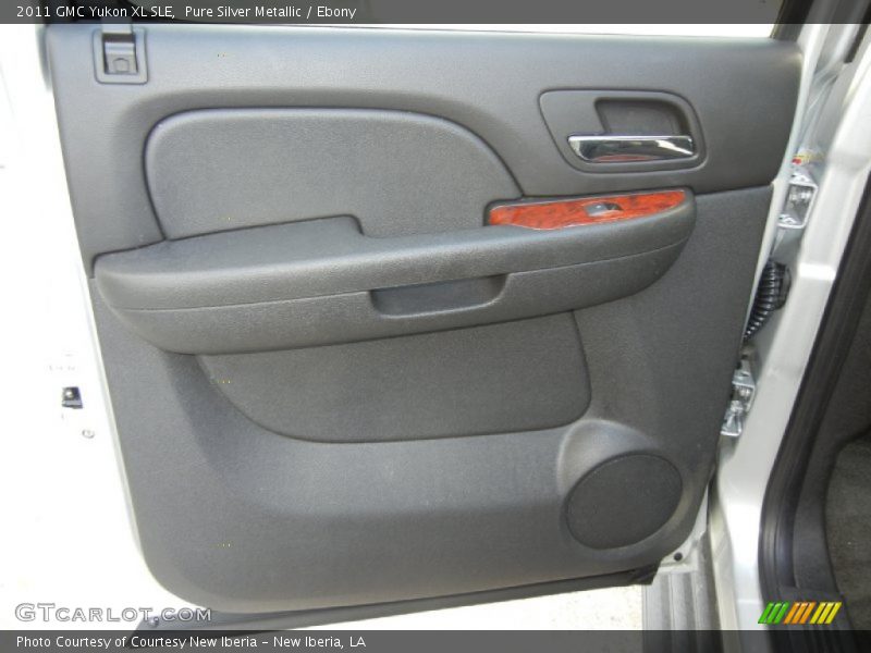 Pure Silver Metallic / Ebony 2011 GMC Yukon XL SLE