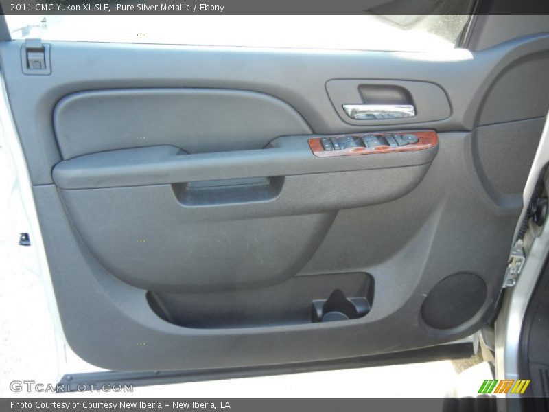 Pure Silver Metallic / Ebony 2011 GMC Yukon XL SLE