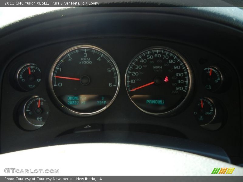 Pure Silver Metallic / Ebony 2011 GMC Yukon XL SLE