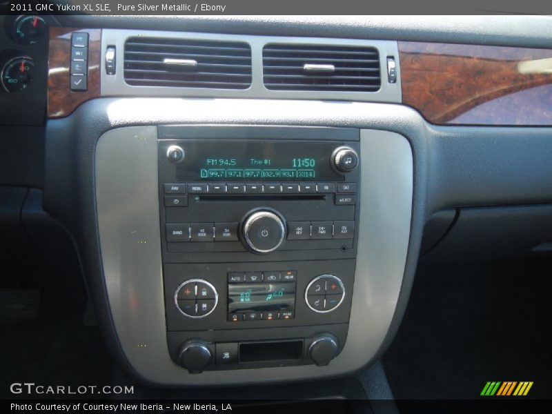 Pure Silver Metallic / Ebony 2011 GMC Yukon XL SLE