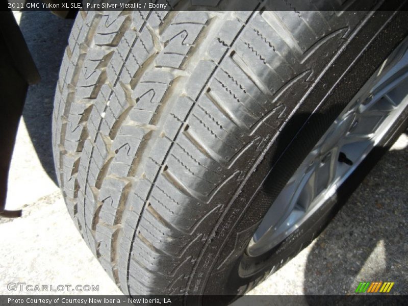 Pure Silver Metallic / Ebony 2011 GMC Yukon XL SLE