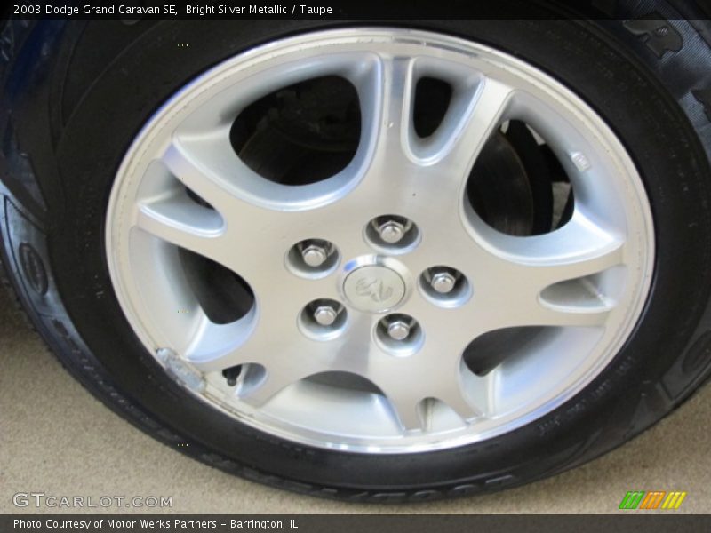 Bright Silver Metallic / Taupe 2003 Dodge Grand Caravan SE