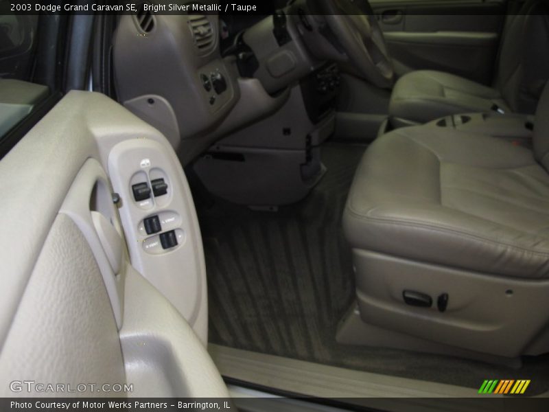 Bright Silver Metallic / Taupe 2003 Dodge Grand Caravan SE