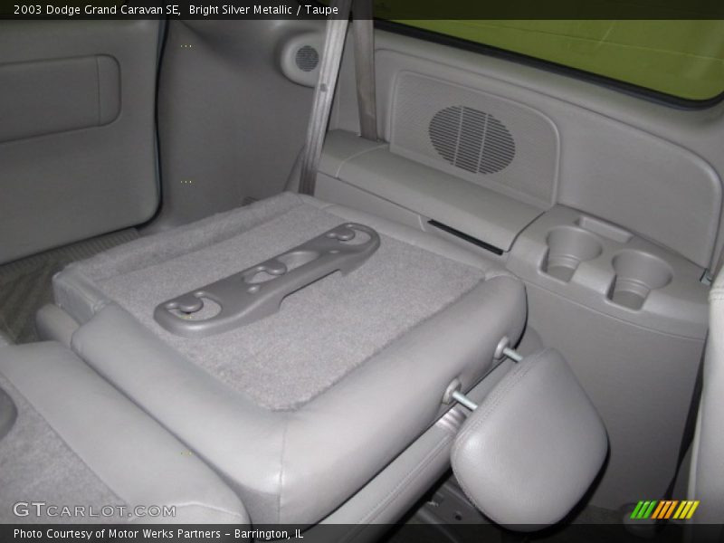 Bright Silver Metallic / Taupe 2003 Dodge Grand Caravan SE