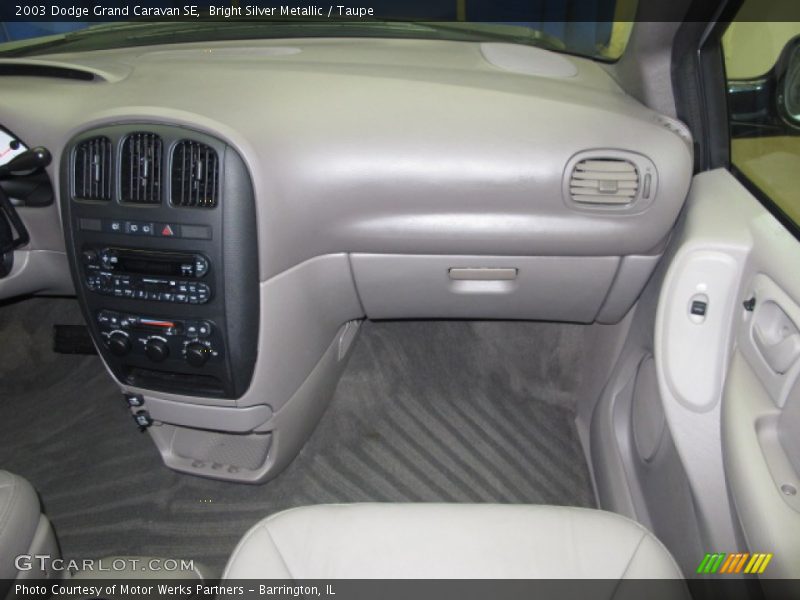 Bright Silver Metallic / Taupe 2003 Dodge Grand Caravan SE