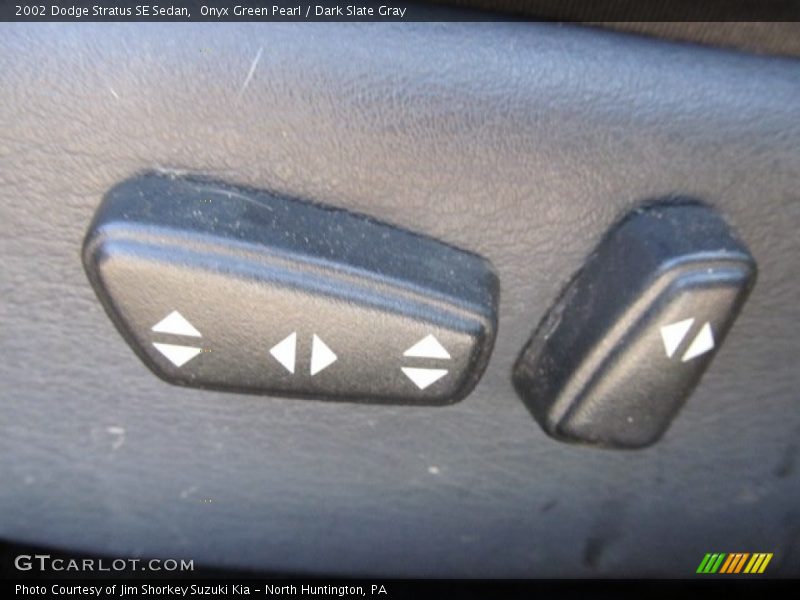 Onyx Green Pearl / Dark Slate Gray 2002 Dodge Stratus SE Sedan